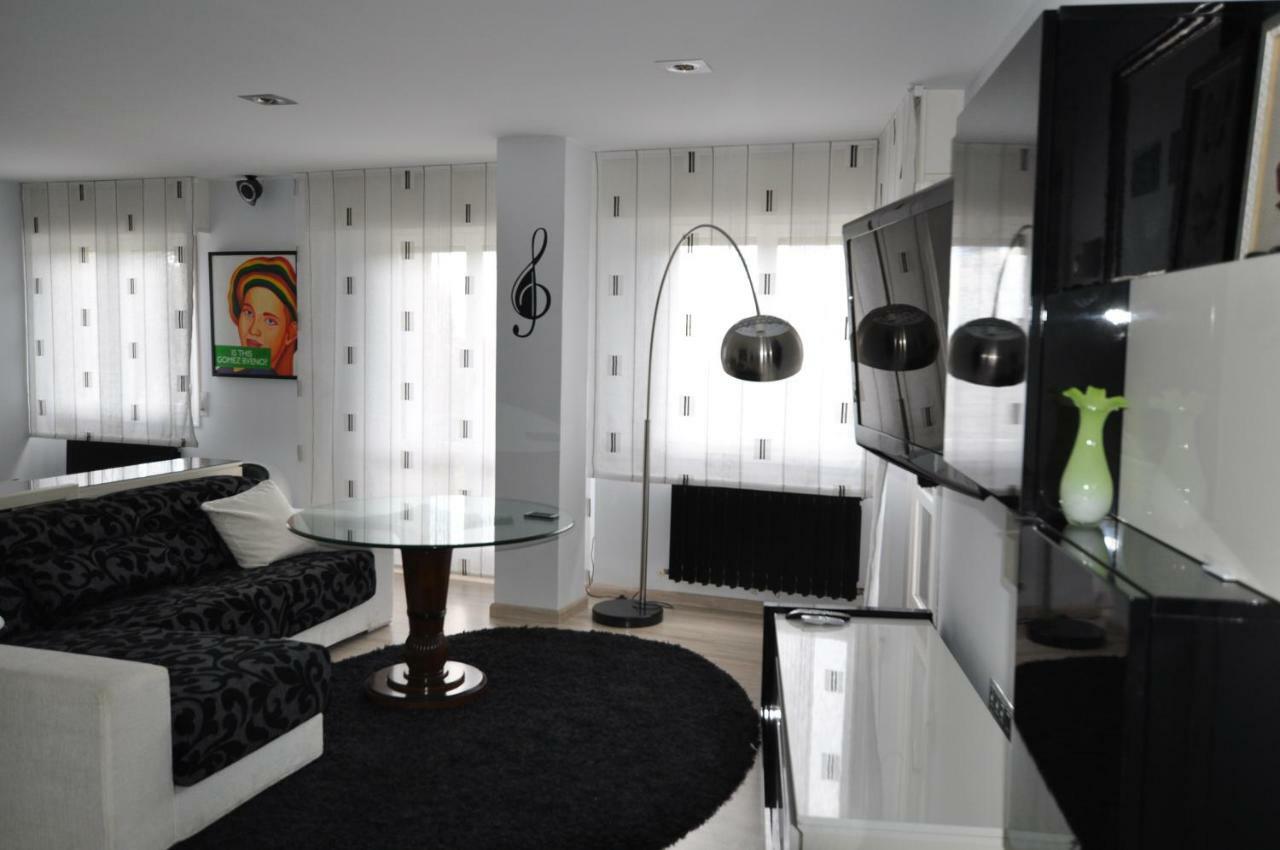 Black And White Suitte "Marques" Noja Exterior photo